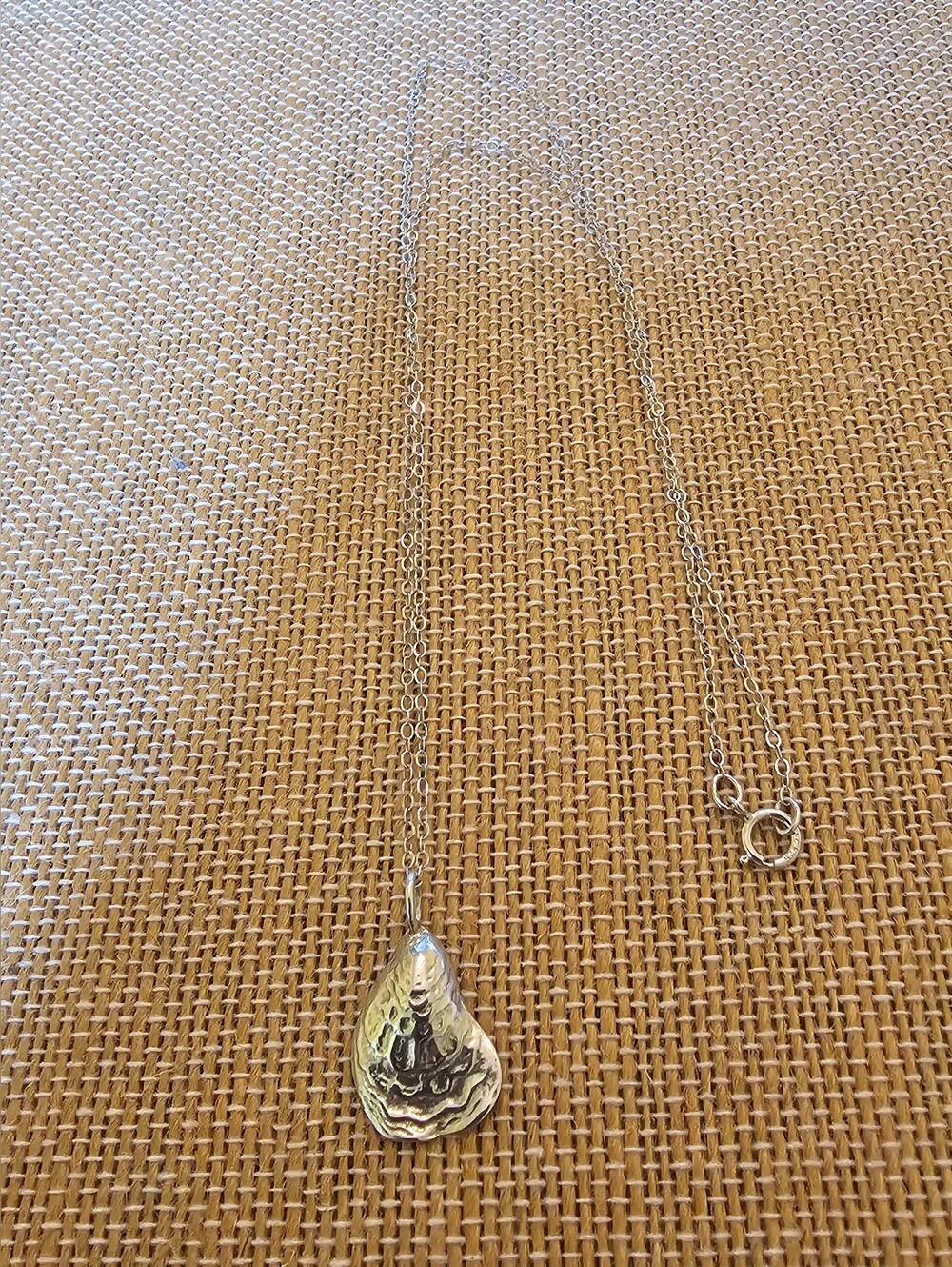 NWT Dainty Sterling Silver Oyster Shell Necklace - 18"
